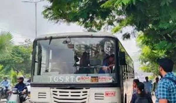 Buses and last-mile transport in Kompally
